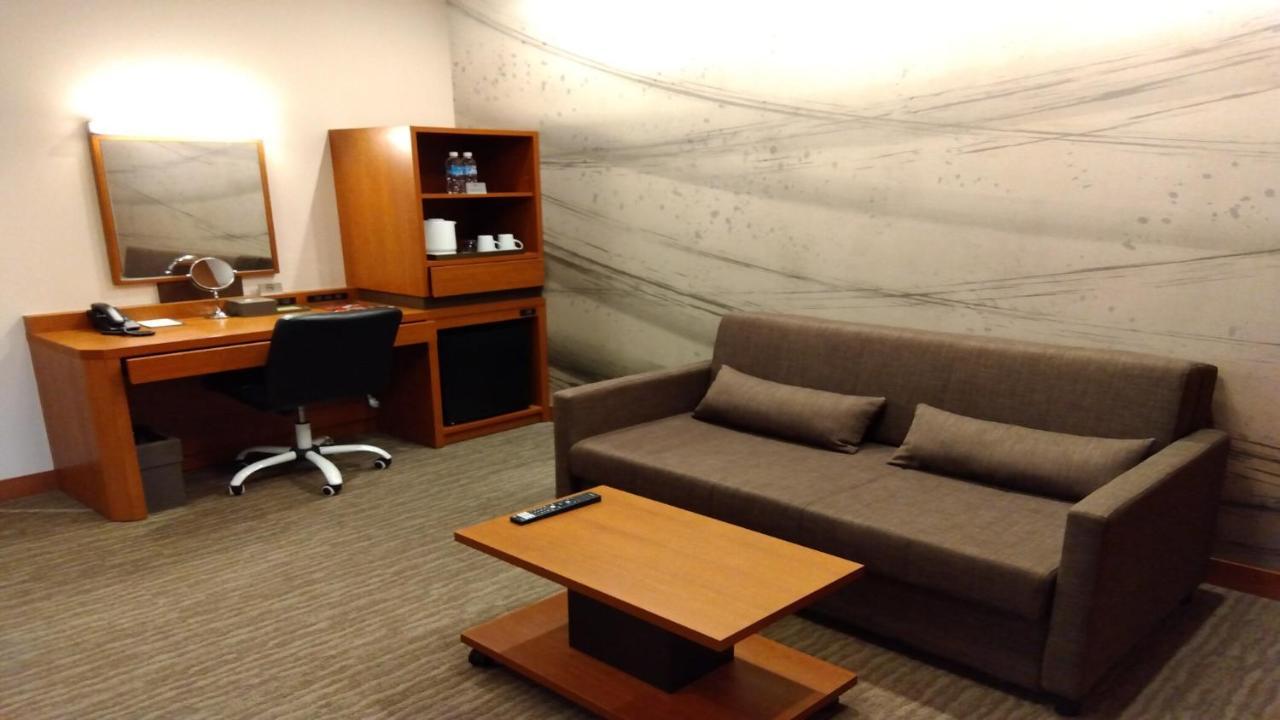 Odysis Suites Osaka Airport Hotel อิซุมิซาโนะ ภายนอก รูปภาพ